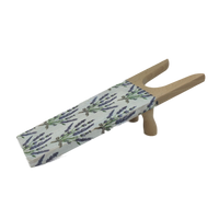 Holz-Stiefelauszieher mit Lavendelmotiven